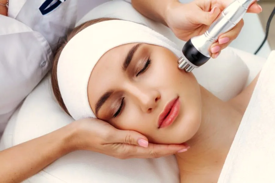 Gesichtsbehandlung + Radiofrequenz in Berlin Westend